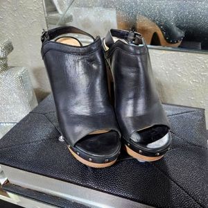 Jessica Simpson heels